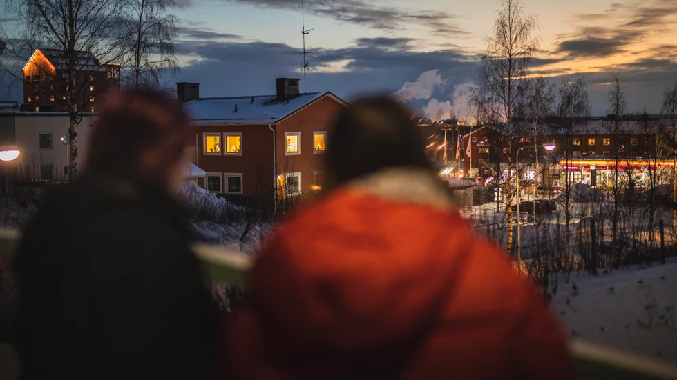 "Nästan alla behandlingar är formade efter vuxna. Barnen räknas inte riktigt in trots att de drabbas hårt om inte hårdast", säger Alices mamma Lena. 