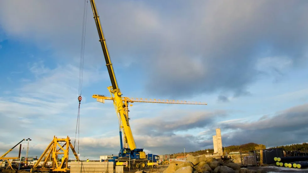 KRISTALLEN. Bygget av stadshuset Kristallen är igång.