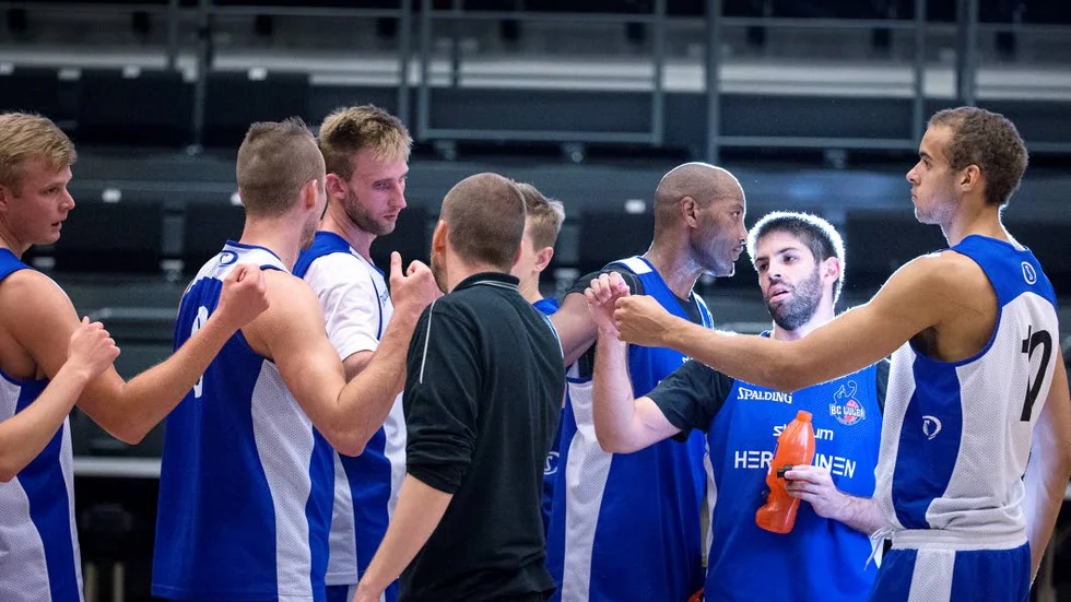 Talangen. Denzel Andersson, 19, längst till höger, kan bli en sensation i BC Luleå den här vintern.