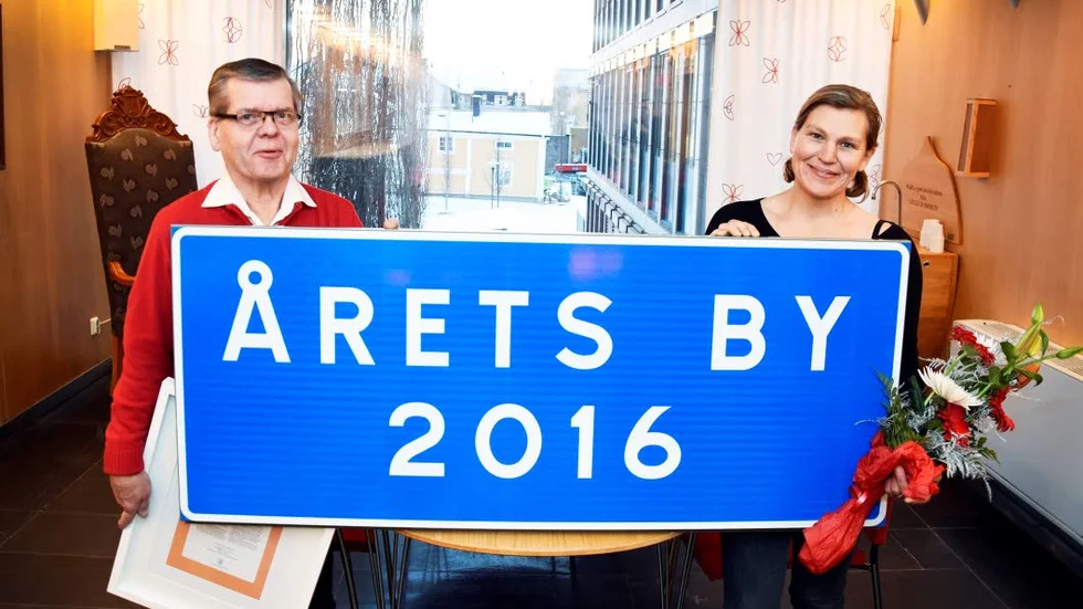 VINNARE. Roland Öhgren och Britta-Karin Staffansdotter Jakobsson hämtade priset.