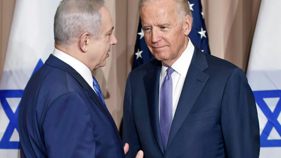 Israels premiärminsiter Benjamin Netanyahu och president Joe Biden på en bild från 2016, när Biden var vicepresident i USA. Arkivbild.