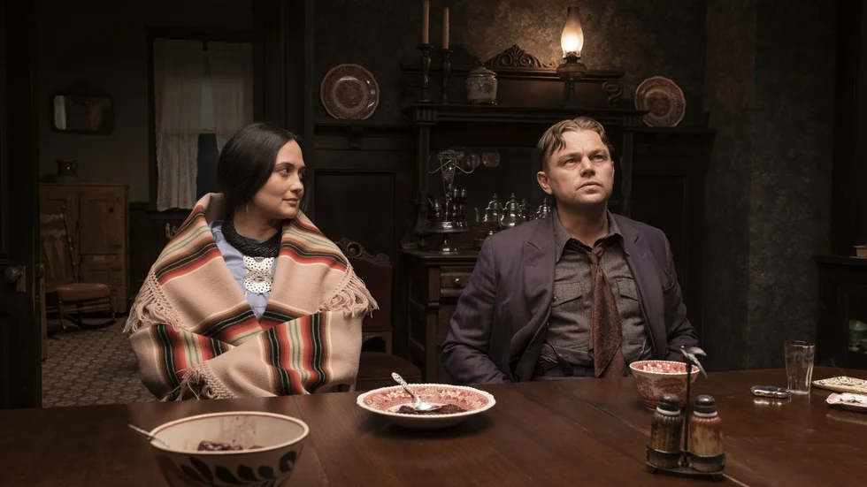 Lily Gladstone och Leonardo DiCaprio i "Killers of the Flower Moon". Pressbild.