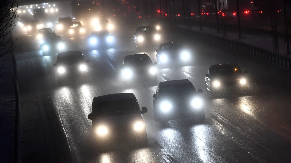 Snöblandat regn väntas komma in över Östergötland under tisdagseftermiddagen och början av kvällen. Det kan komplicera väglaget. (Bilden är tagen vid ett annat tillfälle.)