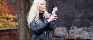 Småbarnsåren pausade Karin Smirnoffs författarkarriär • Debuterade efter 50 – nu är hon en av Sveriges största författare • Så förändrades livet
