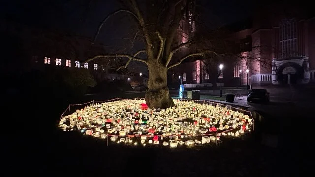 Vid 17.30 på onsdagen var verket monterat och klart. 