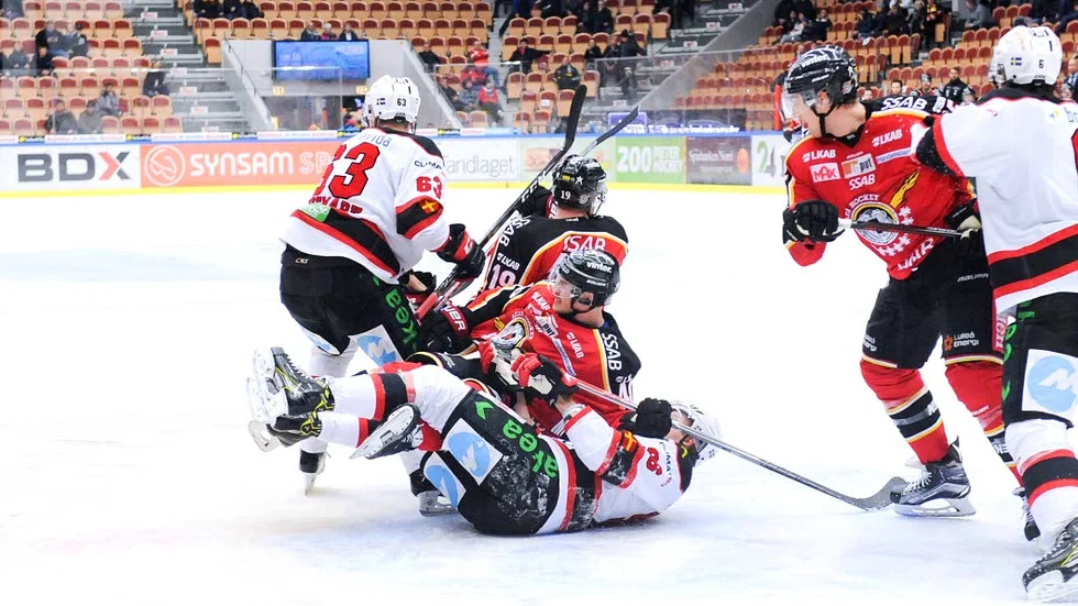 Kämpigt. Luleå Hockey har det jobbigare i tekningscirkeln än på flera år.