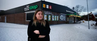 Sanna, 21, efter mordet utanför affären: "Jag vågar inte bo kvar"