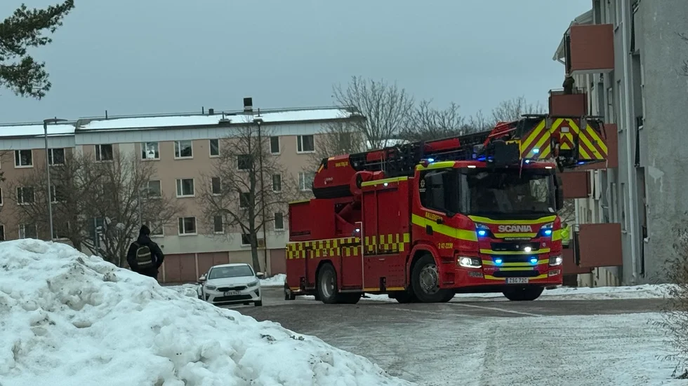 Räddningstjänsten på plats i Majelden.