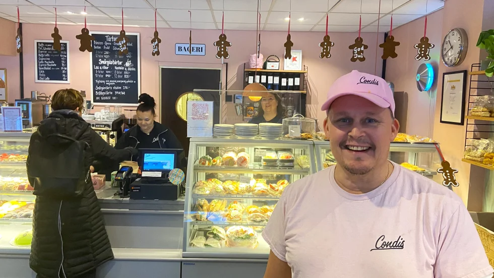 Det kommer arbeta över 500 personer i Luleå kommuns nya servicecenter på Timmermansgatan vilket Nicklas Lind, ägare till Café Condis, tror kommer ge hans verksamhet ett uppsving. I bakgrunden ses Emelie Berg och Linda Åkerlund, anställda på Condis.