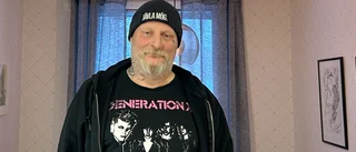 Linköpingsprofilen Coste tog sin sista nål när han fyllde 50 år