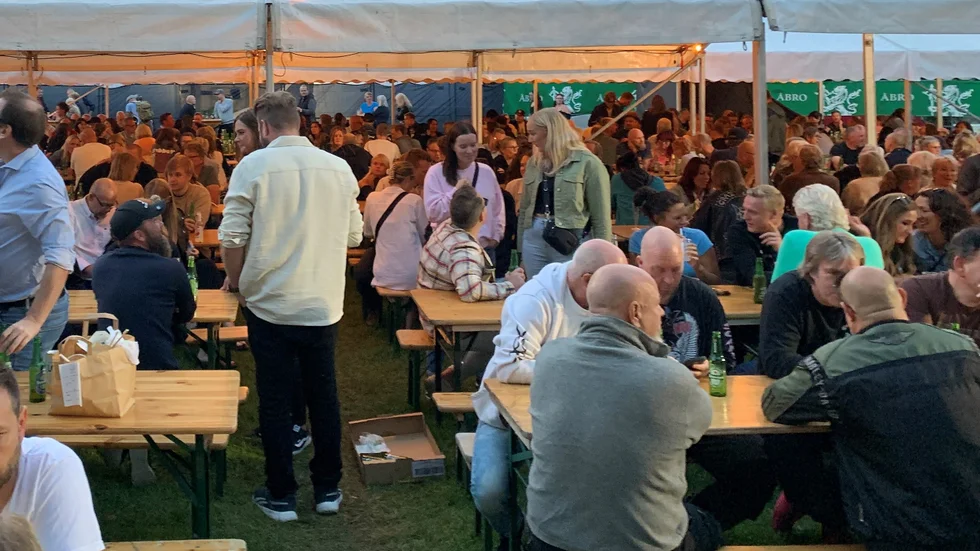 Insändarskribenten ogillar att åldersgränsen är satt till 21 år på kvällen i Gripsholmsparken under Park till park. Arkivbild