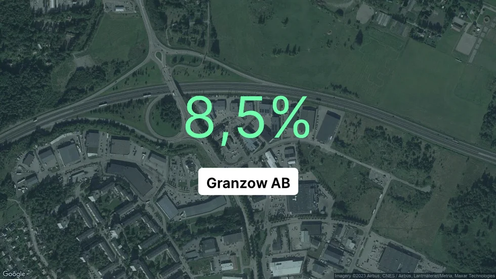Illustrationen visar rörelsemarginalen för Granzow för det senaste året. Bakgrunden är en satellitbild över företagets adress.