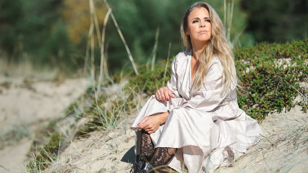Lisa Miskovsky är en av de artister som under sommaren kommer till Tullgarn.