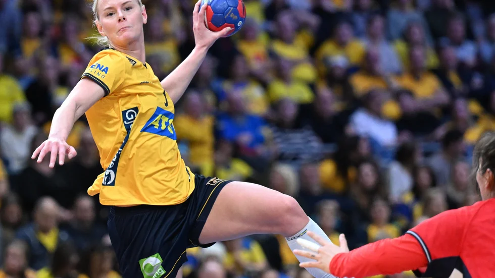 Vadstenatjejen Nina Koppang, här i landslagströjan, är nu officiellt klar att lämna Sävehof efter säsongen. Det blir spel i Vipers från Kristiansand.