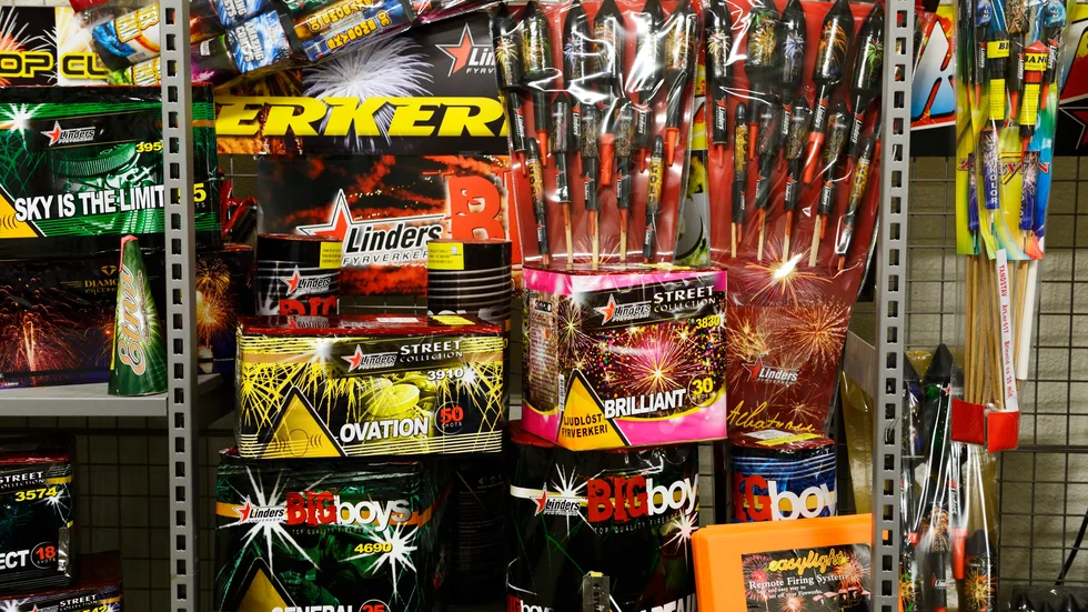 Två pojkar uppges ha blivit beskjutna med pyroteknik förra veckan. Polisen har upprättat en anmälan om försök till misshandel.