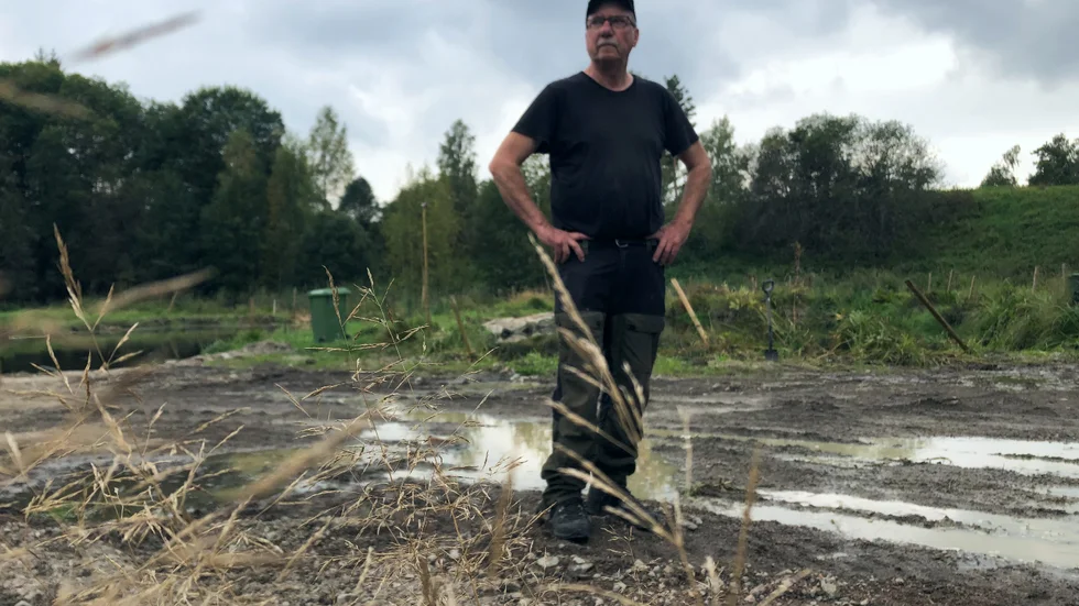 Peter Almblad driver Vilstena Fiskodling som nu börjat återhämta sig efter översvämningarna för två veckor sedan.