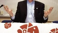 Arbetslivsminister Hans Karlsson hade inget nytt att komma med när han på söndagen besökte sina partikamrater i Västervik. Foto: ANDERS STEINER