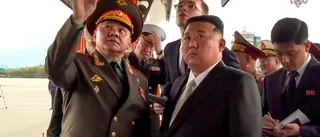 Kim tittade på bombplan med rysk minister