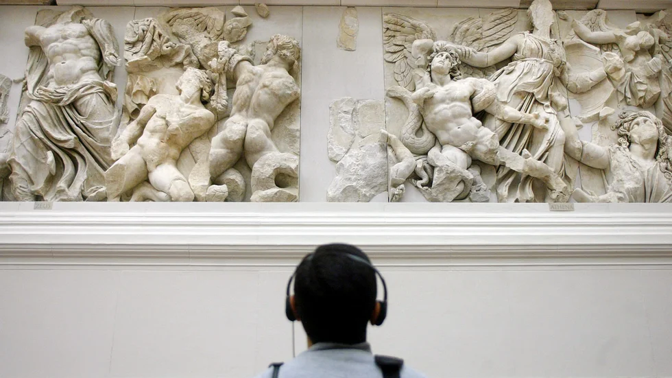 Pergamonfrisen i Pergamonmuseet i Berlin är 113 meter lång och 2,30 meter hög. Arkivbild.