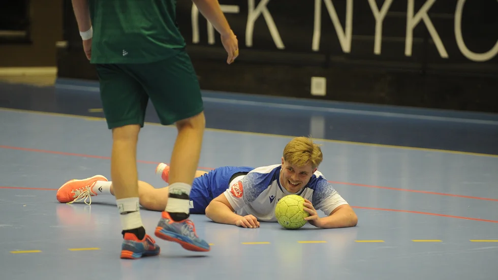Max Larsson får symbolisera IFK:s förlust mot obesegrade Eskil-
