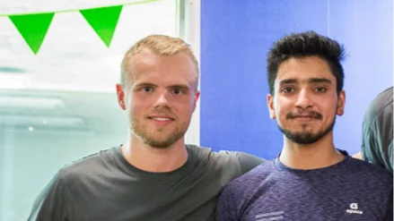 Albin Kaiding, här bredvid Zeeshan Khan, tog SM-brons i helgens mästerskap.