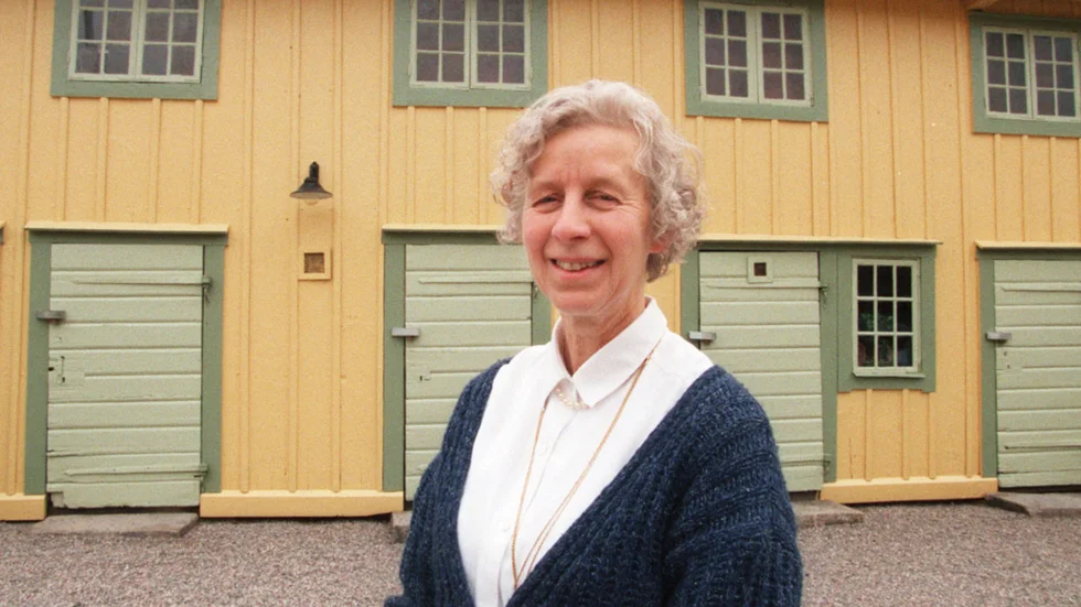 Tidigare antikvarien vid Eskilstuna museer, Kerstin Bergengren, är död. Hon blev 92 år. Peter Gripewall tecknar hennes minne. Bilden från Eskilstuna-Kurirens arkiv är tagen 1996.