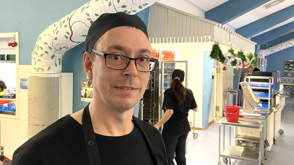 Mikael Jakobsson, kock på Örnässkolan, gillar idéen med en måltidsinspiratör. Han började i skolans värld i höstas och har själv infört några nya grepp, bland annat ska han göra sushi med eleverna i samband med deras hemkunskaplektioner.