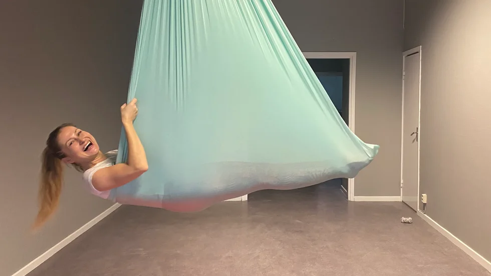 Dominika Stolrczyk flyttade till Västervik i augusti i fjol. Nu öppnar hon luftyogastudio.