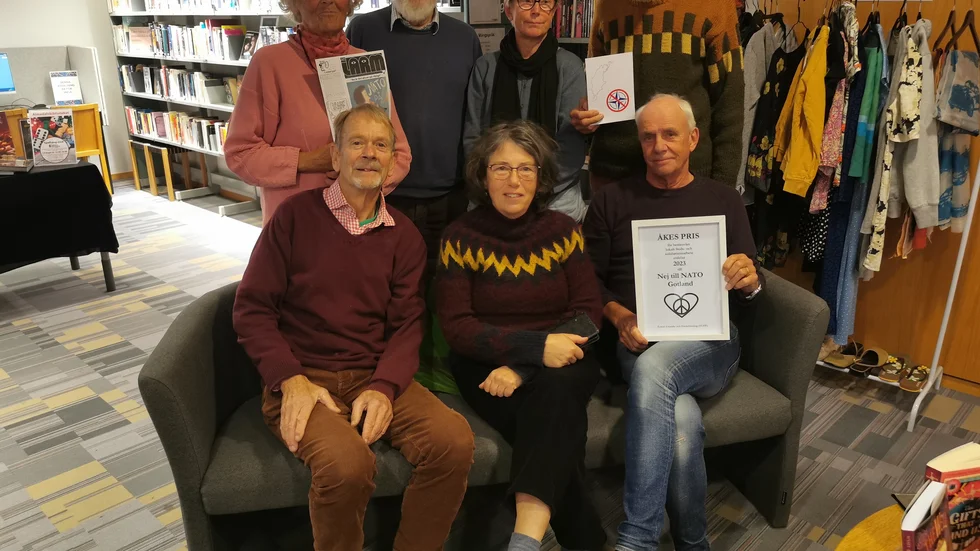 Mottagare av fredspriset. Stående från vänster: Charlotte Wiktorsson, Peter Hertelius, Monica Samuelsson, Klas Hallberg.
Sittande från vänster: Bo Ekman, Eva Berglind, Sten Sandberg.
