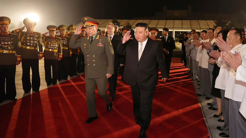 Kim Jong Un på ett fototillhandahållet av Nordkoreas regim.