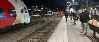 Förseningar i tågtrafiken – stoppades helt efter polisbeslut
