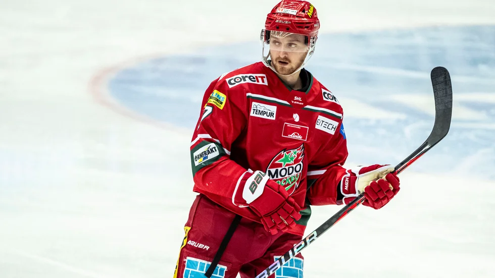 Modoforwarden Riley Woods stod för två starka säsonger i hockeyallsvenskan och har fortsatt på den inslagna vägen i svensk hockeys finrum.