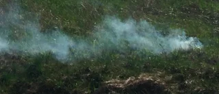 Många larmsamtal om gräsbrand på bergstopp