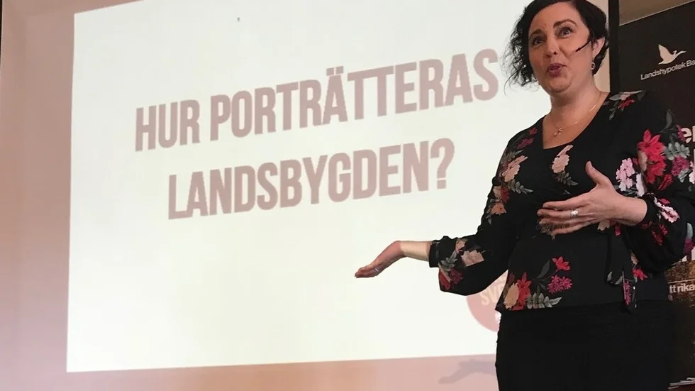 Varför är människor sällsynta i våra landsbygdsbilder? frågade Terese Bengard från Hela Sverige ska leva! vid 2018 års sörmländska landsbygdsting, som hölls i Folkets hus i Sköldinge.  FOTO: OLOF JONMYREN