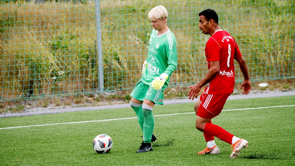 Simon Höjdning kliver in i målet mot Sunnersta.
