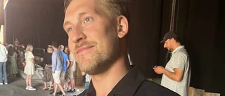 Schelin hemma i Motala igen, på konsert: "Oklart vad som händer"