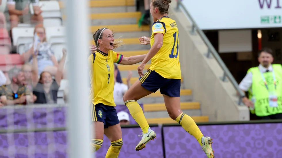 Filippa Angeldahl frälste Sverige med två mål mot Portugal.