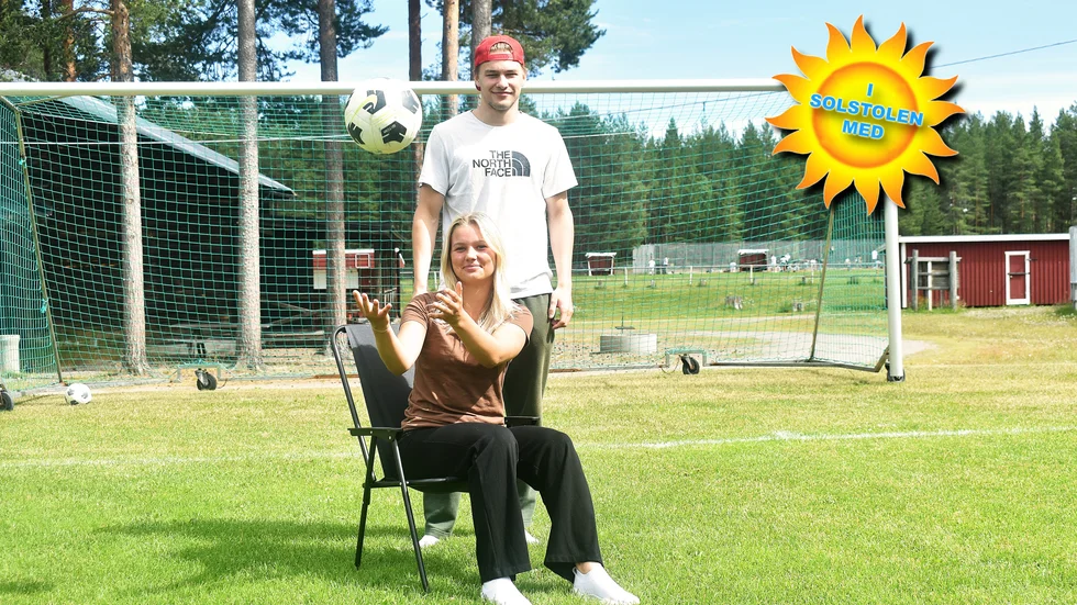 Piteå IF:s talangfulla forward Evelina Moberg tillsammans med pojkvännen Frans Haara, som till vardags spelar i Skellefteå AIK:s J20-lag.