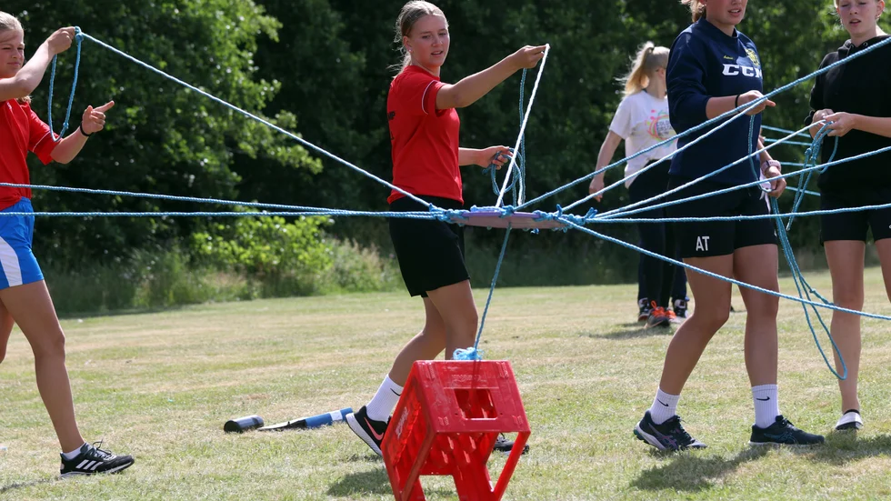 Barnen och ungdomarna fick samarbeta när expedition sportscamp var i gång under onsdagen.