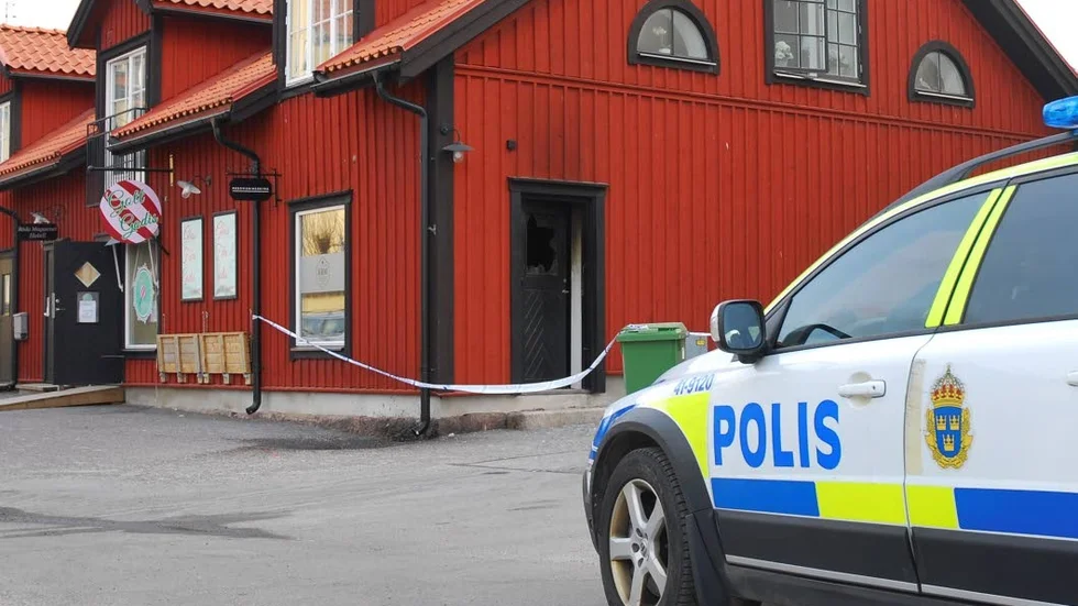 Det fanns personer i andra delar av byggnaden, men ingen kom till skada.