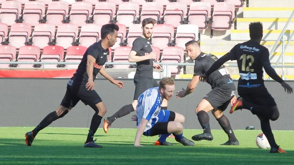 Eskilstuna City är ny serieledare i division 3 efter 2–1-segern mot Hanviken.