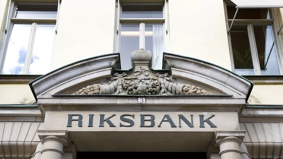 Sörmlands sparbank ville ha tillbaka Riksbankshuset, som såldes till Dalhälls fastigheter under tidigare bank-vd Joacim Lindgren. Nu har parterna nått en överenskommelse.