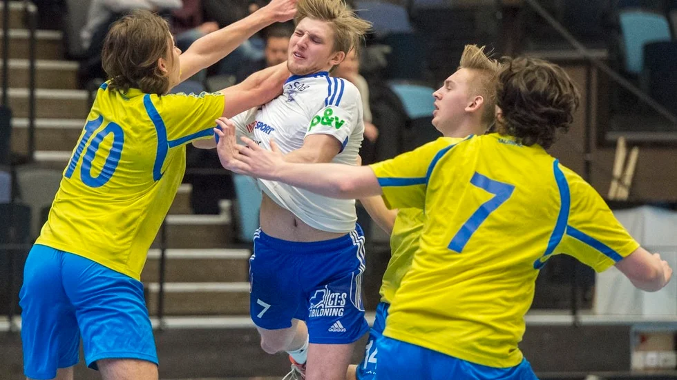 Seger för IFK Nyköping i återstarten hade inneburit serieledning. Men det ungdomliga och duktiga HK Cliff fick stopp på Lucas Carman (bilden) och kompani – och blir laget att jaga under vårsäsongen i handbollstvåan.