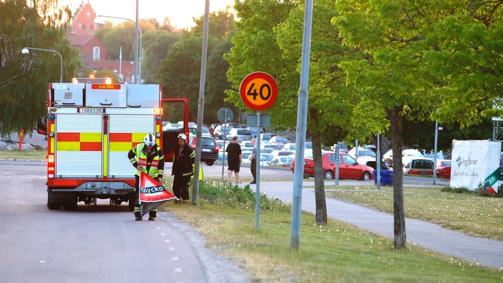 Vid 21-tiden blev två personer påkörda i Torshälla. Ingen skadade sig dock allvarligt.