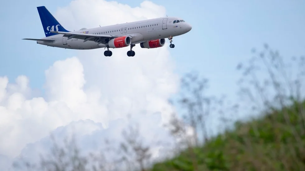 Visst är det surt när ett flyg man ska med inte lyfter. Men det betyder inte att det är okej att behandla personalen respektlöst.