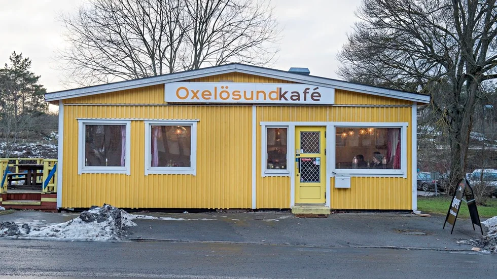Efter att ha varit igenbommat i flera år har det gamla gatuköket som bland annat huserat Kustgrillen öppnat igen – nu som ett kafé med arabiskt stuk.