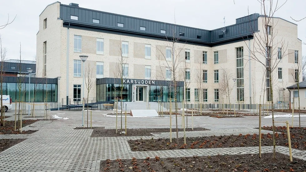 En incident som slutade med att en medarbetare blev slagen av en patient på Karsuddens sjukhus har anmälts till Arbetsmiljöverket.