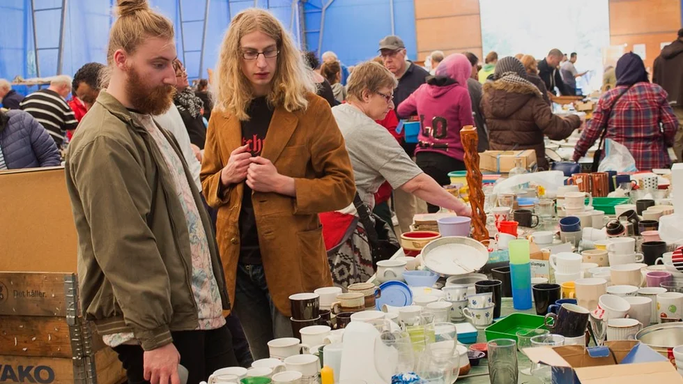 Simon och Charlie Rangstedt är rutinerade besökare på Vika-loppisen.