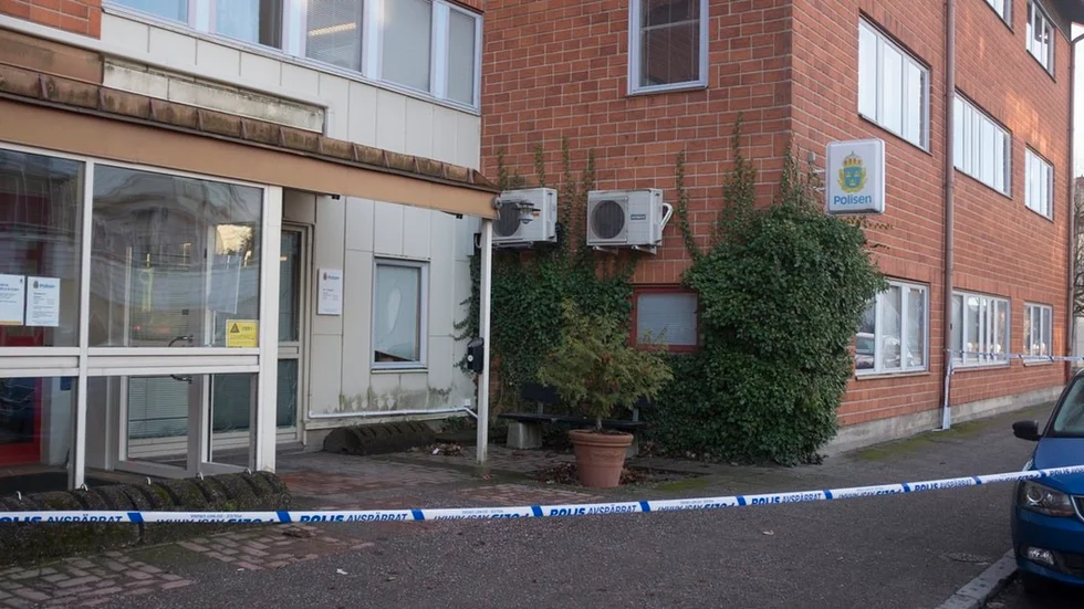 På nyårsnatten 2016/2017 utsattes polisstationen i Katrineholm för en granatattack.