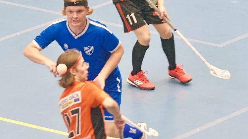 Unga Gnestabacken Philip Andersson var jobbig att ta smed för hemmalaget, han gjorde bland annat två mål.